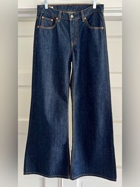 LEVI’S WIDE LEG JEANS